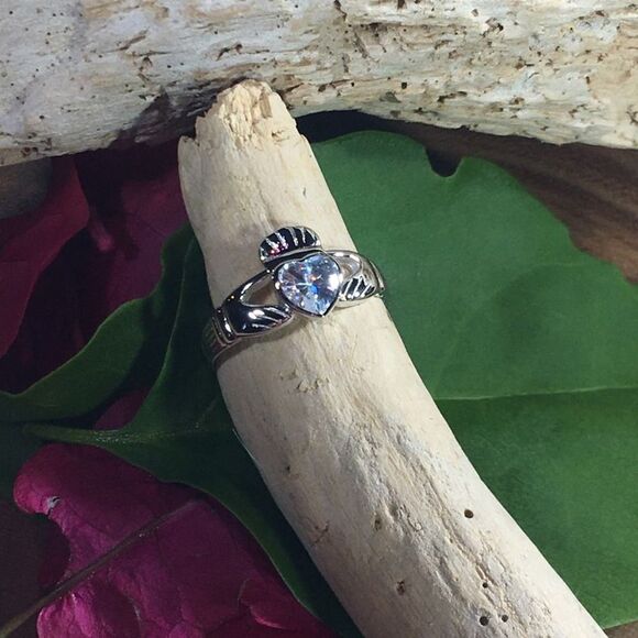 CZ Claddagh sterling silver Irish ring size 8 - Picture 2 of 7